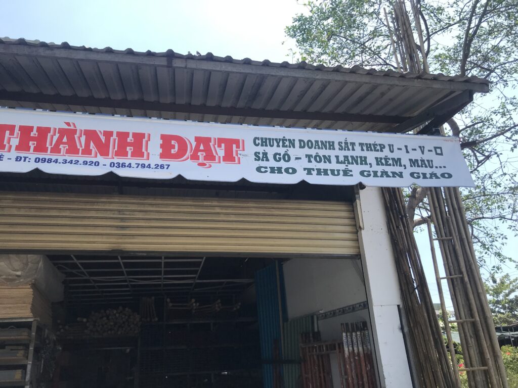 cửa hàng sắt thép thành đạt